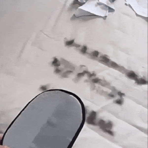 Demonstrație: mănușa adună părul în câteva treceri